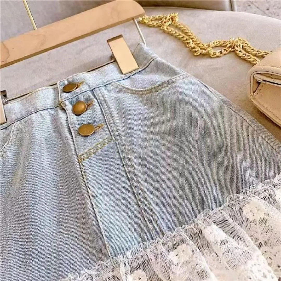 Immagine 3: Nuova Gonna Corta Estiva 2026 in Denim con Pizzo Dolce per Ragazze, Versatile e di Tendenza