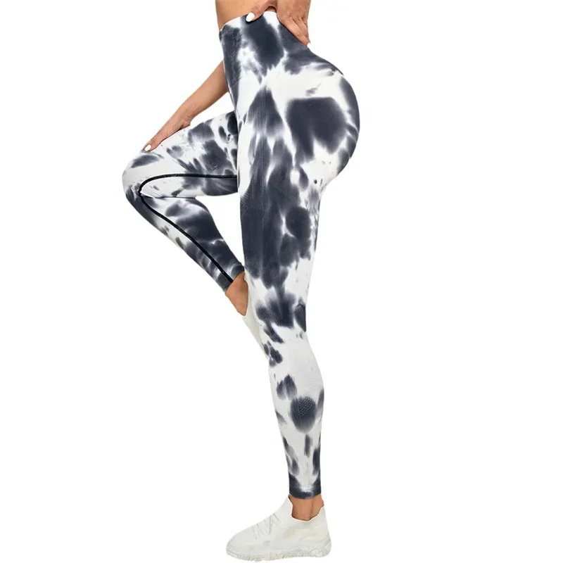 Dyeing seamless knitted tight fitting yoga pants with lifted buttocks, women's peach buttocks fitness and sports cropped pants