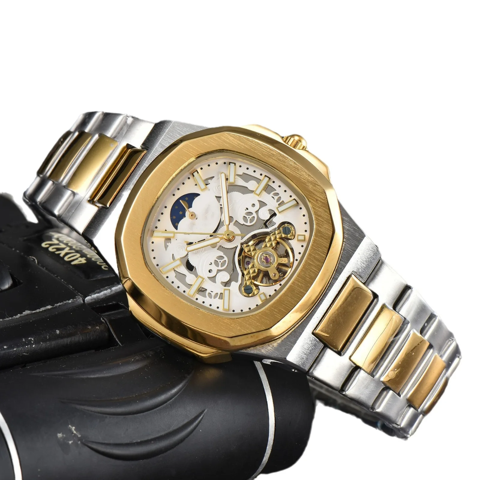 Рисунок 5 - Мужские автоматические часы с 3D