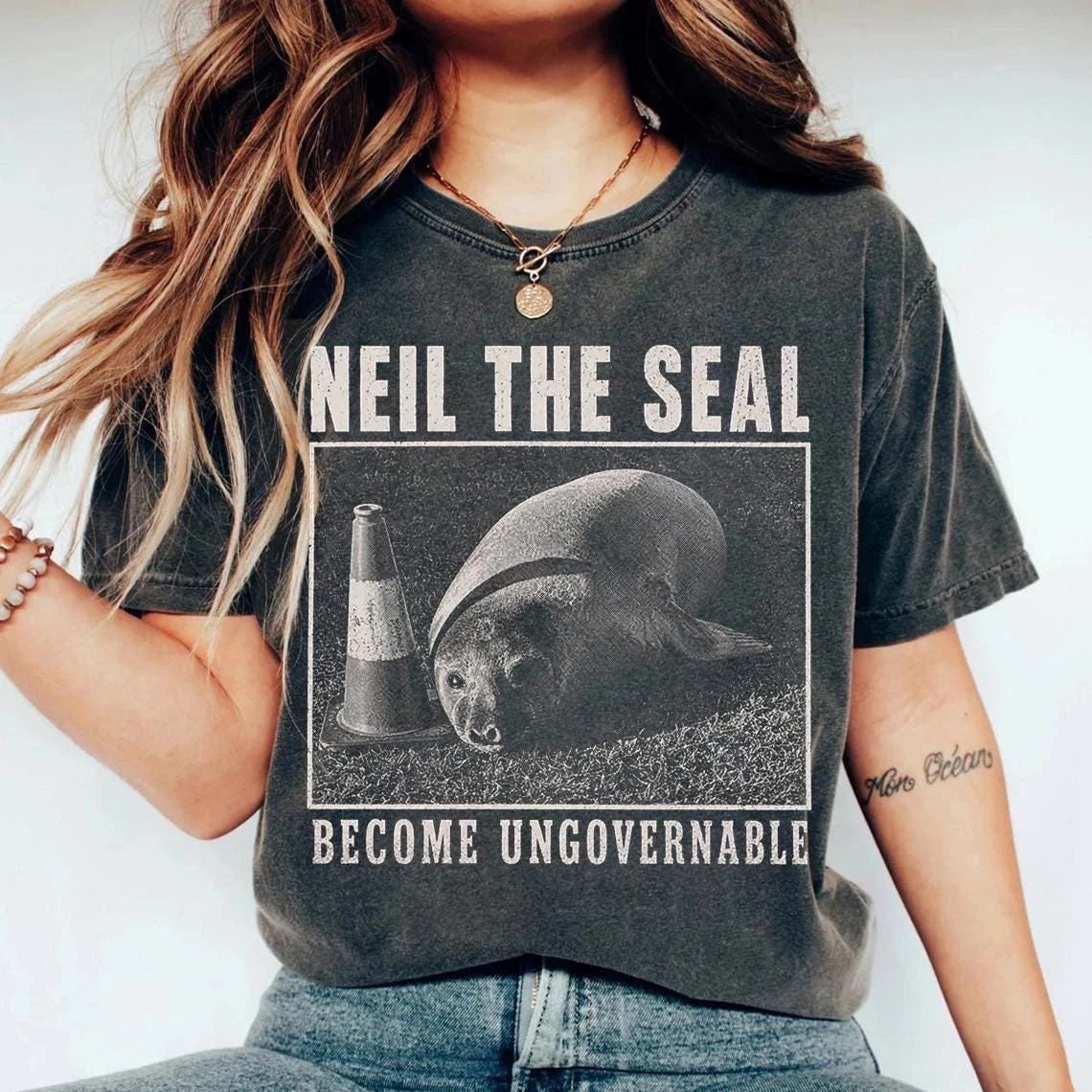 Vintage Neil The Seal Become Ungovernable Funny Meme T-Shirt Graphic Vintage Shirt Short Sleeve T-shirts for Unisex All-Season