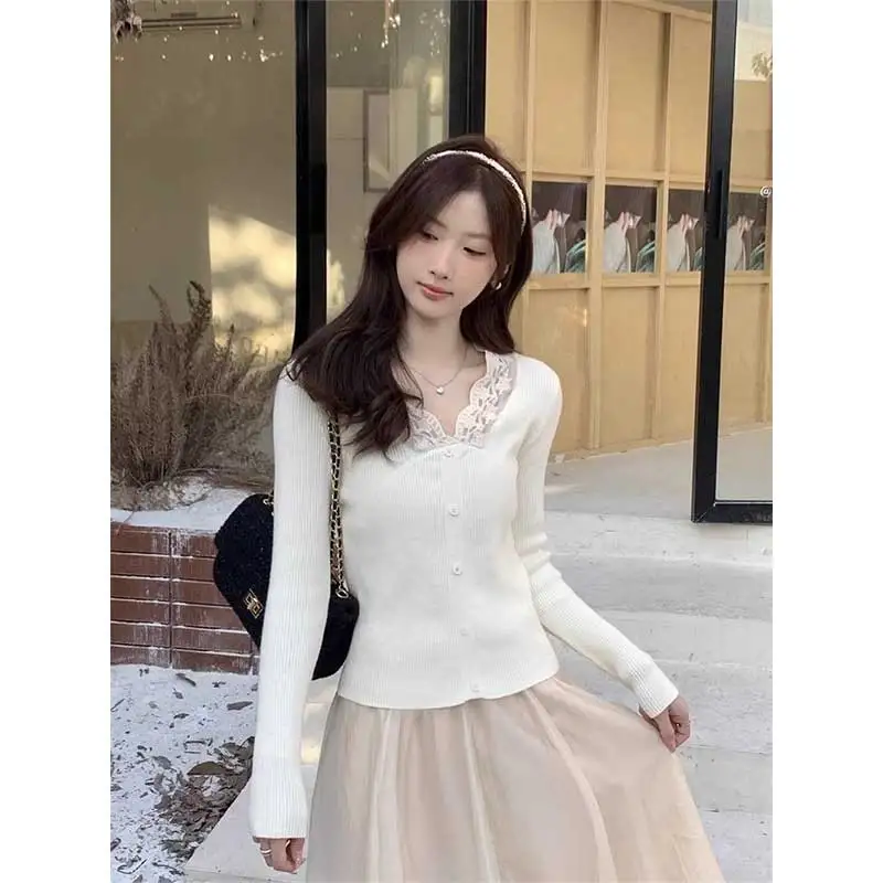 ملابس حريمي الخريف الشتاء موضة عادية الدانتيل المرقعة بلون الخامس الرقبة الحياكة المرأة مزاجه زر البلوفرات سترة #1