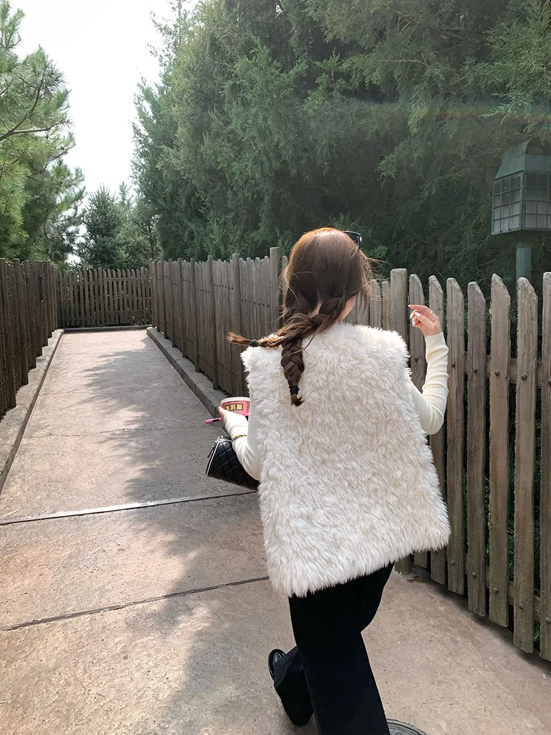 Women Faux Fur Vest Coats Solid Fur Jackets Cotton Linen Round Neck Sleeveless Single Breasted Loose Casual 2026 Autumn Winter