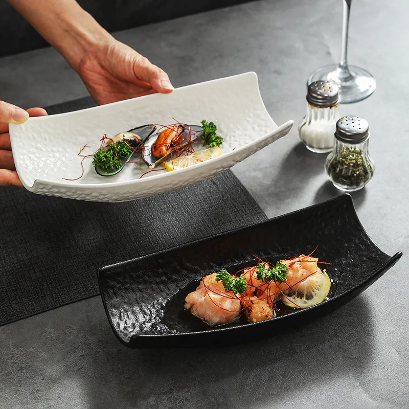 Premium Black and White Ceramic Tableware - Classic Oval Bowls, Fish Platters, Stylish Boat - Shaped Dishes and Salad Plates
