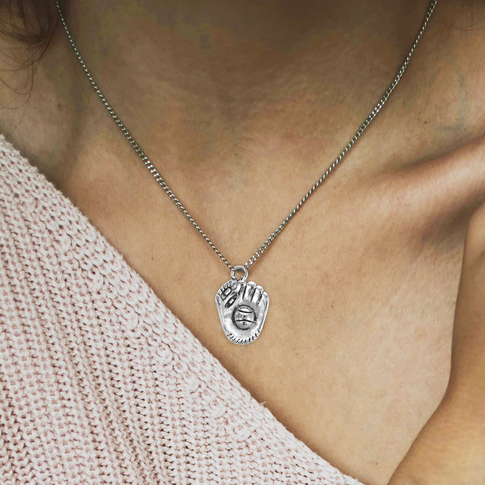 

20Pcs Baseball Glove Alloy Charms Vintage Pendants DIY Jewelry Making Necklaces Bracelets Keychains Sports Style Accessories