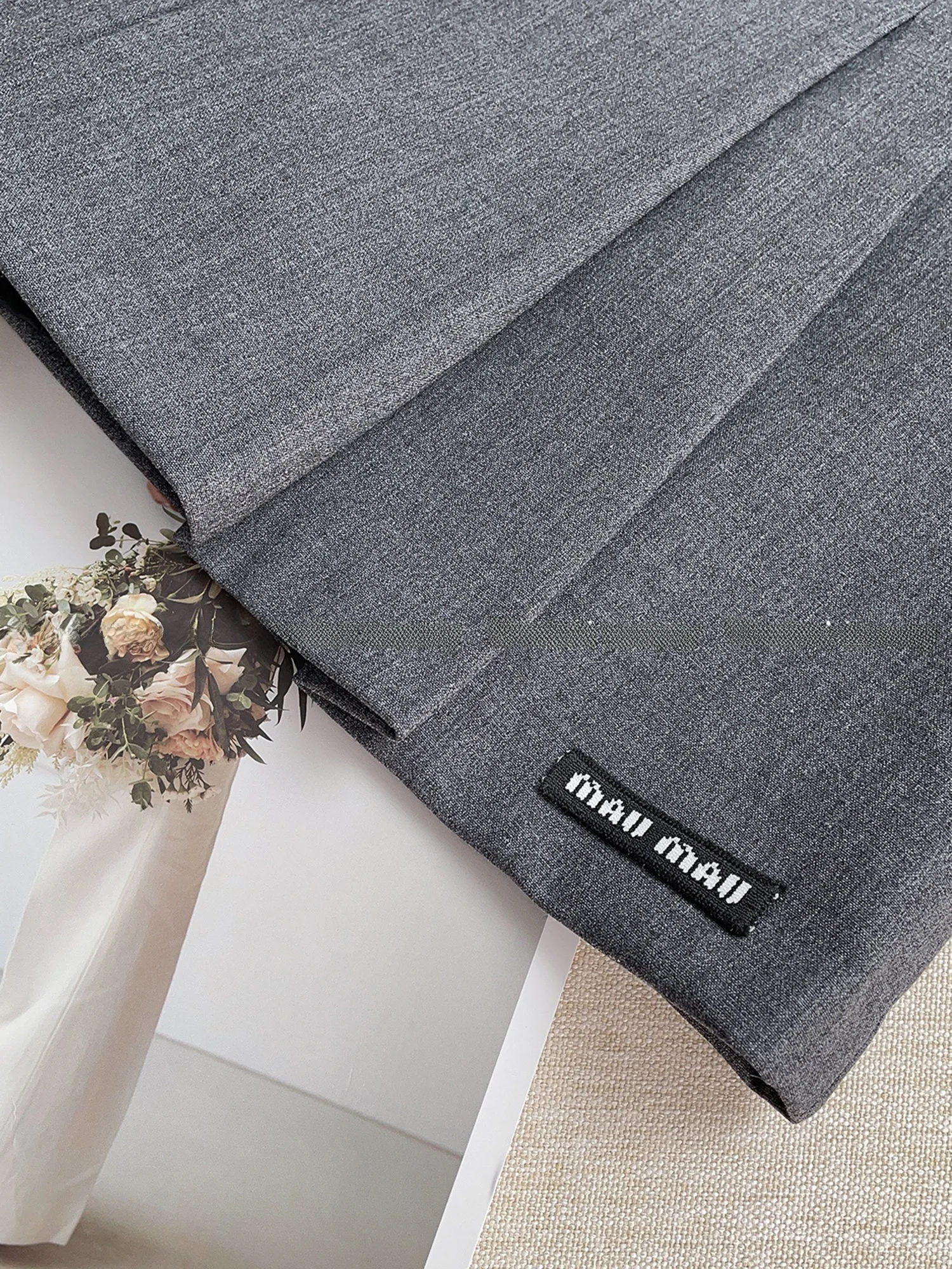 패셔너블한 하이웨이스트 A라인 미디 스커트 여성용 단색 심플 매치 여름 신상 슬림 플리츠 스커트 캐주얼 웨어