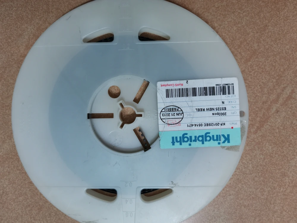 

50 шт./KP-2012SEC 0805 (2012) SMD оранжевый свет супер яркие светодиодные бусины для ламп
