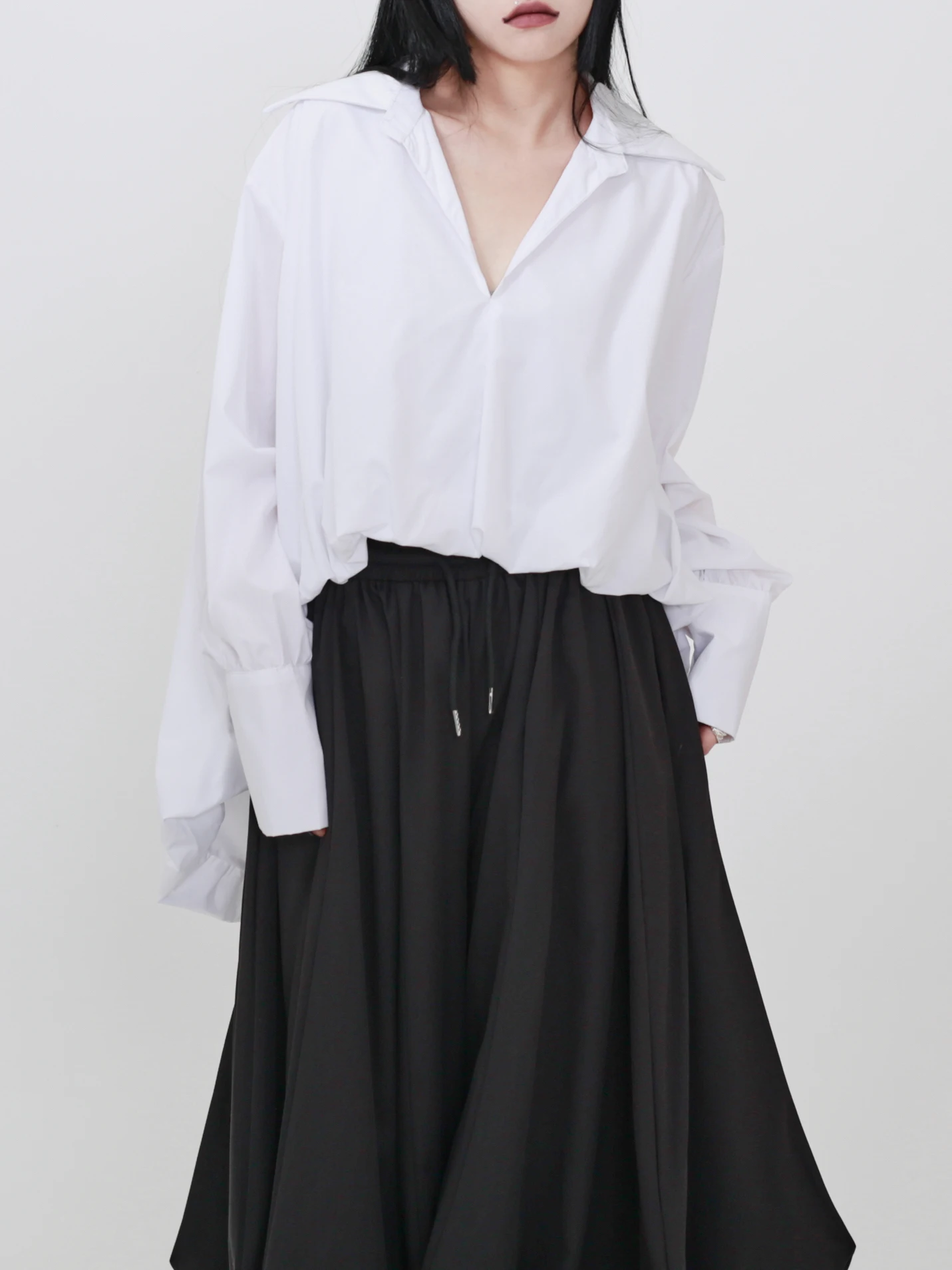 

Minimalist Style V-Neck White Shirt Women's Long Sleeve Loose Design Slimming Overhead Top Spring New Arrival Elegant Slim Fit