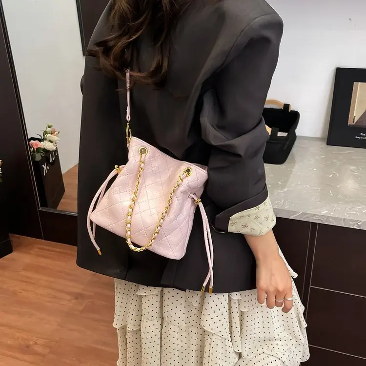 

2026 New Women's Soft Quilted Bucket Bag, Drawstring Closure & Gold Pearl Chain, Casual Shoulder Bag