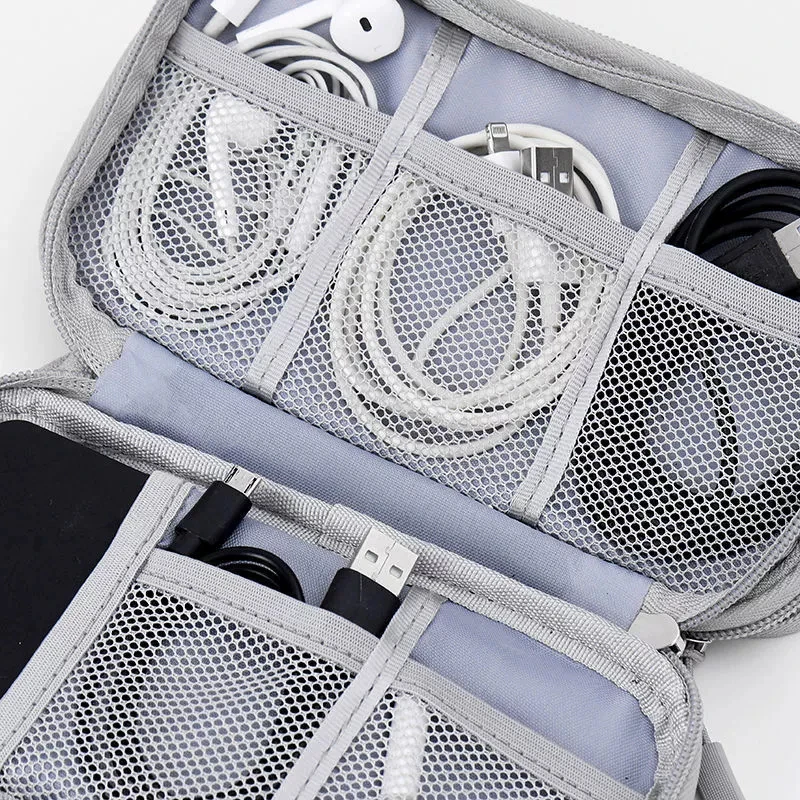 Tech Accessories Travel Bag - Organizer Teknologi Portabel: Tas Penyimpanan Kabel