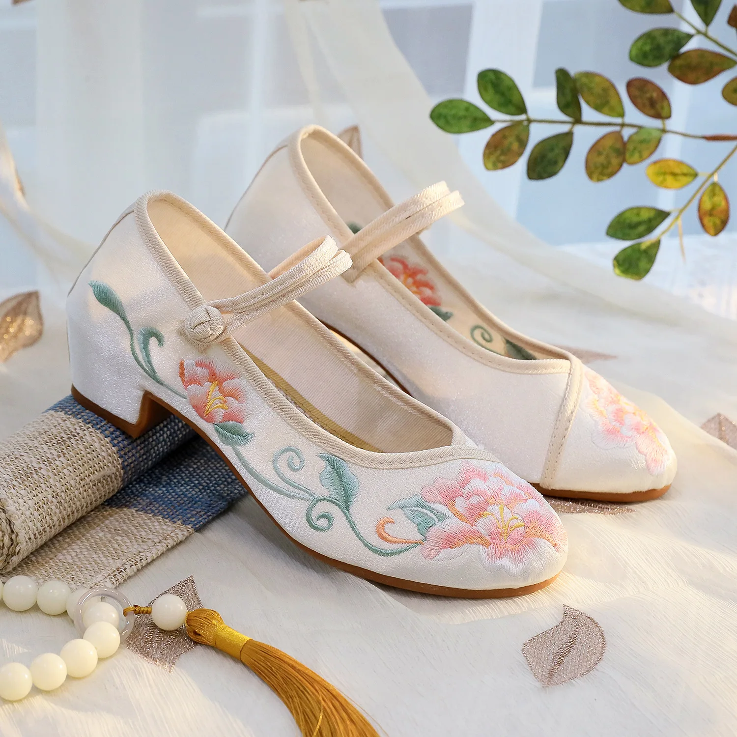 حجم 34-40 كتلة كعب شيونغسام Ha - مراجعة Ethnic Style وسعره