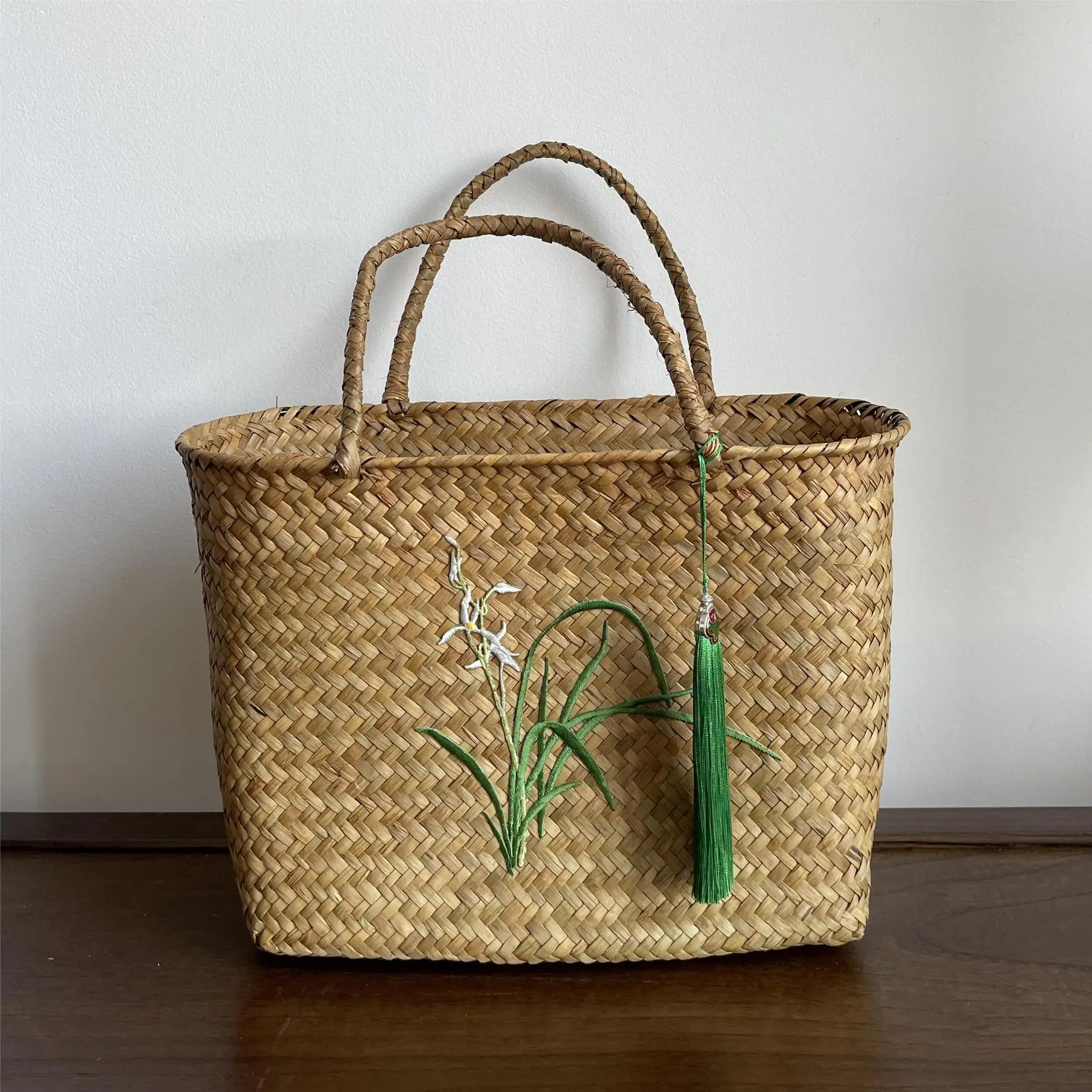 Retro Traditional Handmade Seagrass Embroidery Weaving Basket, New Chinese Style Handbag