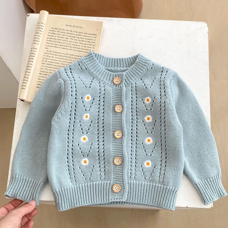 Spring and Autumn New Baby Clothing, 0-3 Year Old Female Baby, Daisy Embroidered Knitted Coat+Knitted Strap Skirt Sortable