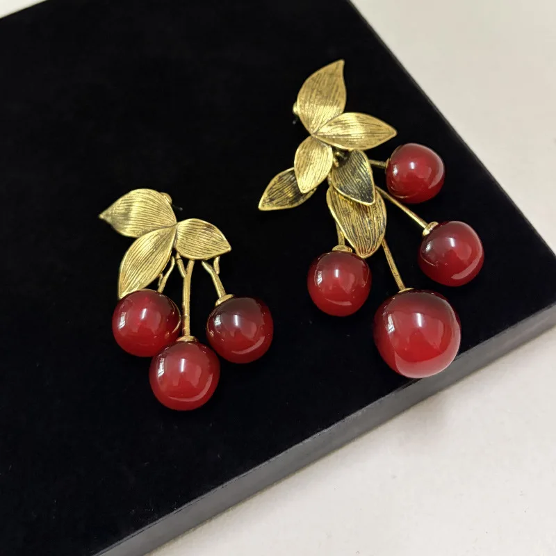 

Sweet Style Red Gradient Asymmetric Resin Cherry Earrings for Women High-Quality Party Gifts Jewelry Accessories