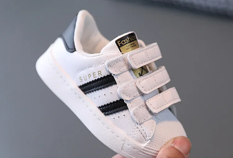 Kindersneaker, modisches Design, weiße, rutschfeste Freizeitschuhe für Jungen und Mädchen, atmungsaktive Sneaker, Schuhe für Kleinkinder und Schüler, Outdoor-Schuhe. – Detail 8