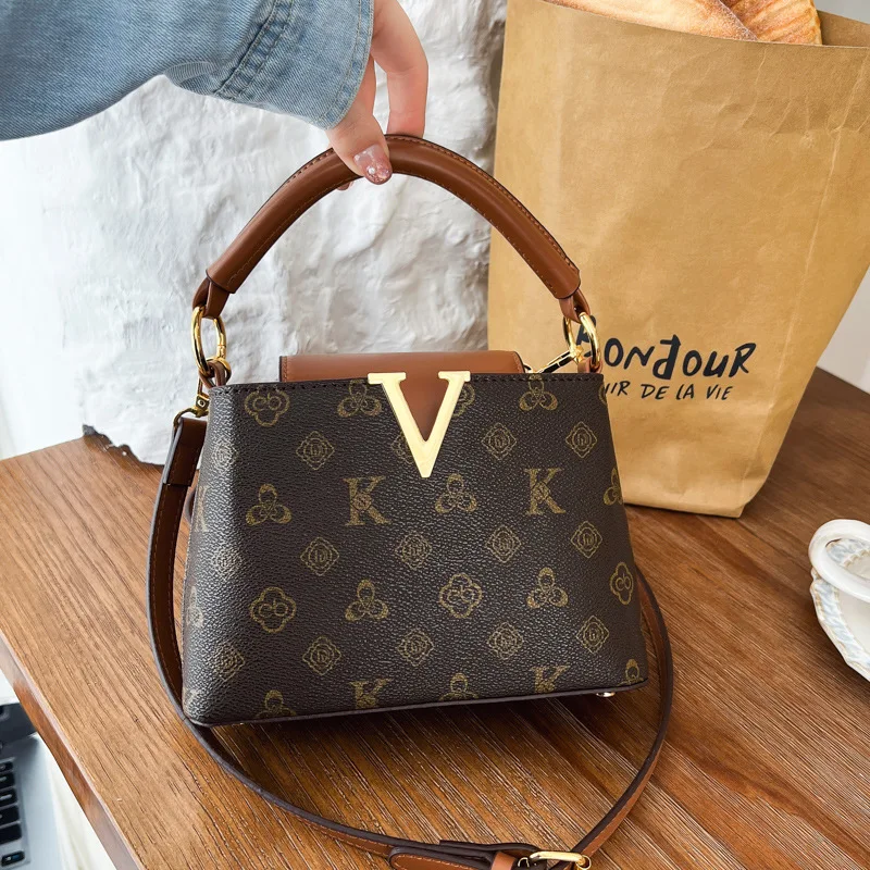 

High-quality appearance patterned diagonal crossbody bag with large capacity for women, high-end and luxurious casual retro shel