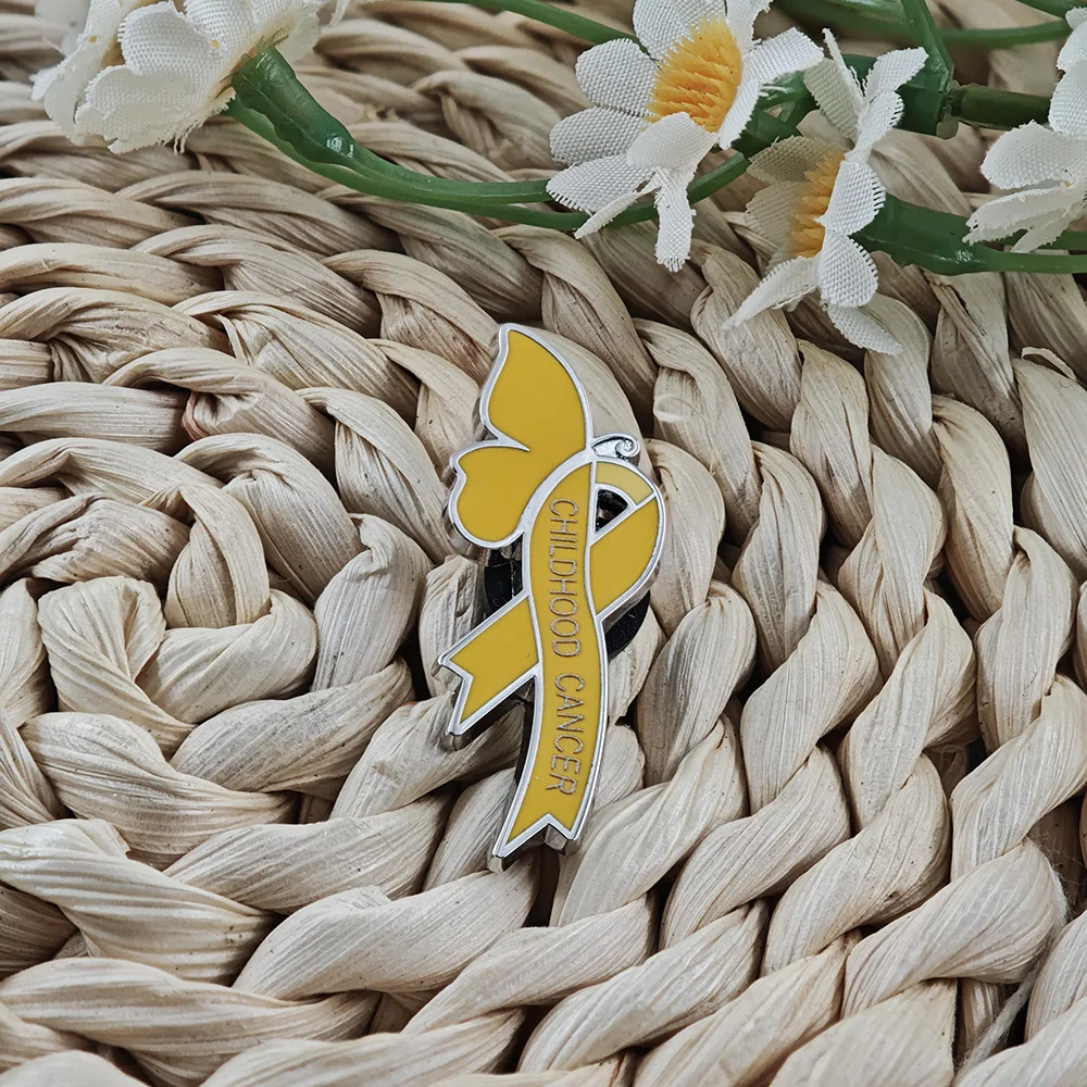 Broche en émail Ruban Doré Sensibilisation au Cancer Infantile Ailes de Papillon Badge de Soutien au Cancer Pédiatrique Cadeau de Charité Hospitalier