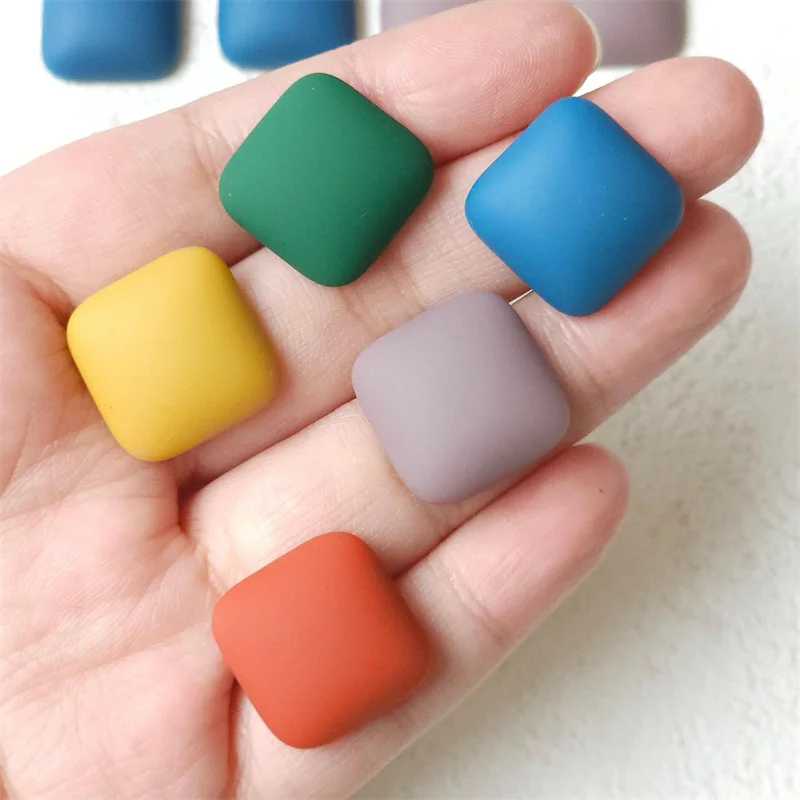 

Wholesale 100pcs/lot 18mm color Rubber paint geometry square shape resin cabochon beads diy jewelry garment hair accessory