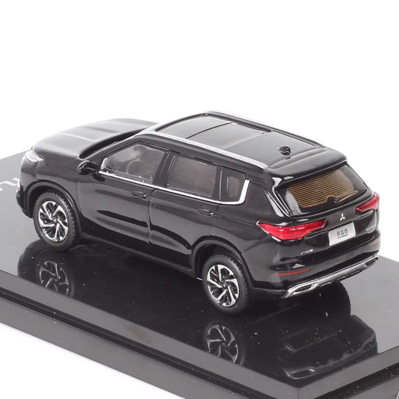 1/64 Scale Mitsubishi Outlander 2023 Crossover SUV Car Diecast & Vehicles Metal Model Toys Black Souvenir Childrens Collectibles