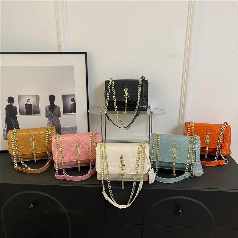 2024 New High Texture Versatile Flip Crocodile Pattern Single Shoulder Cross Shoulder Women's Bag Chain Small Square Bag