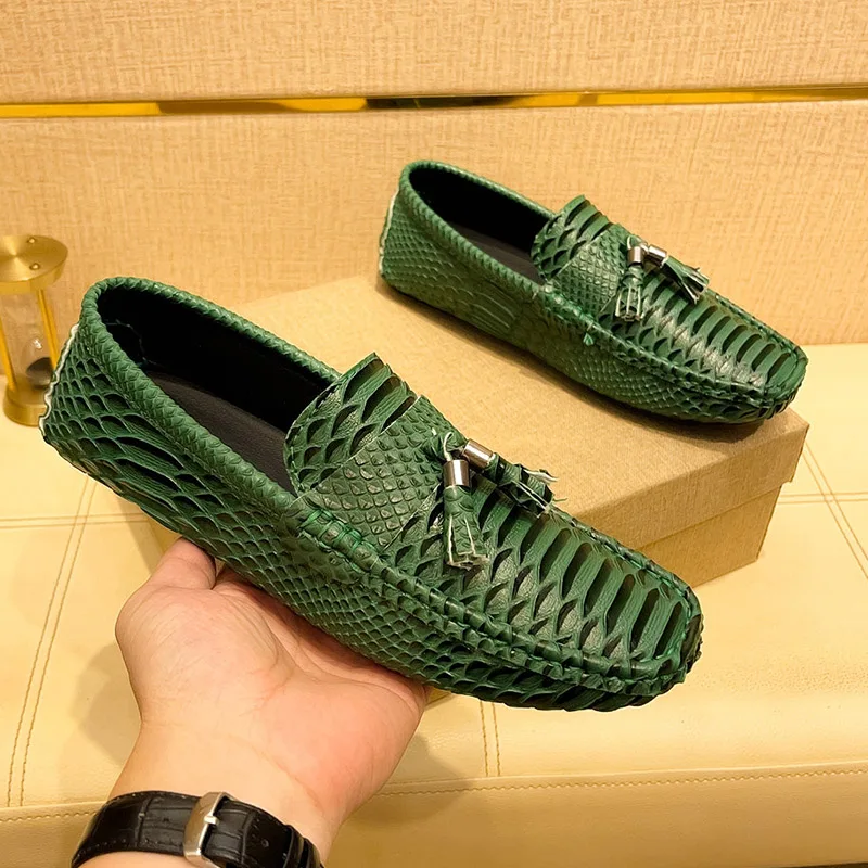 dark green
