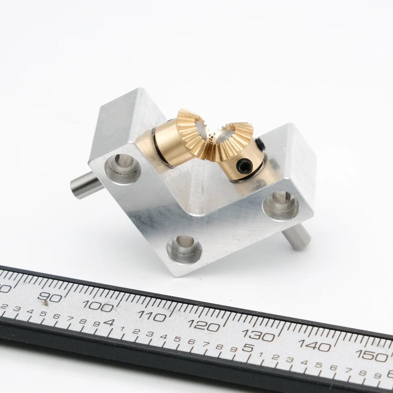 4mm Low Noise Gearbox Small Transmission Reversing Gearbox 1:1 Aluminum Alloy for Precision Mechanical Systems