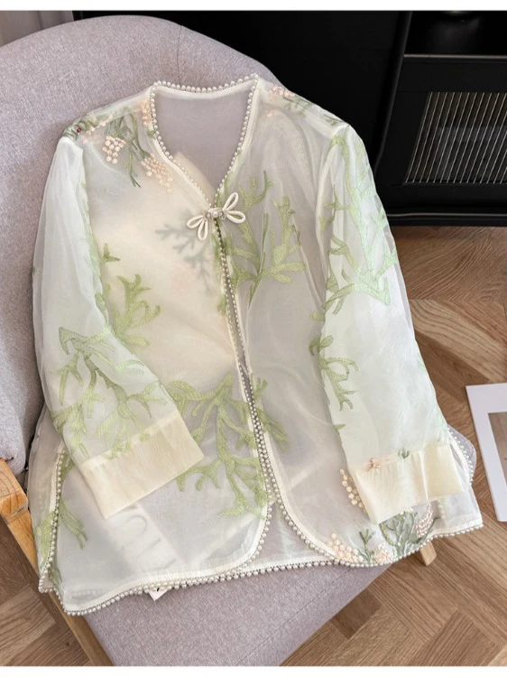 

Новая китайская вышитая куртка-рубашка с пуговицами, V-образным вырезом, женский топ, защита от солнца, легкий полиэстер