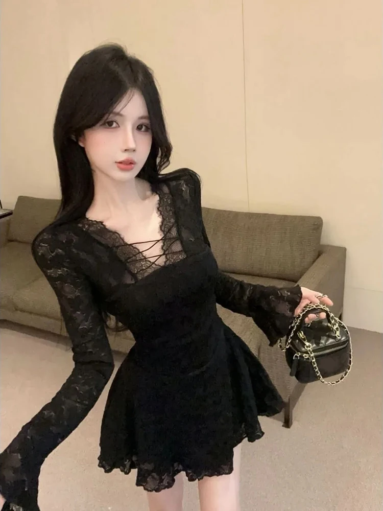 

Сексуальное кружевное мини-платье женское расклешенное с длинным рукавом и v-образным вырезом Элегантные платья ранней осени Тонкие трапециевидные повседневные корейские модные платья Новинка