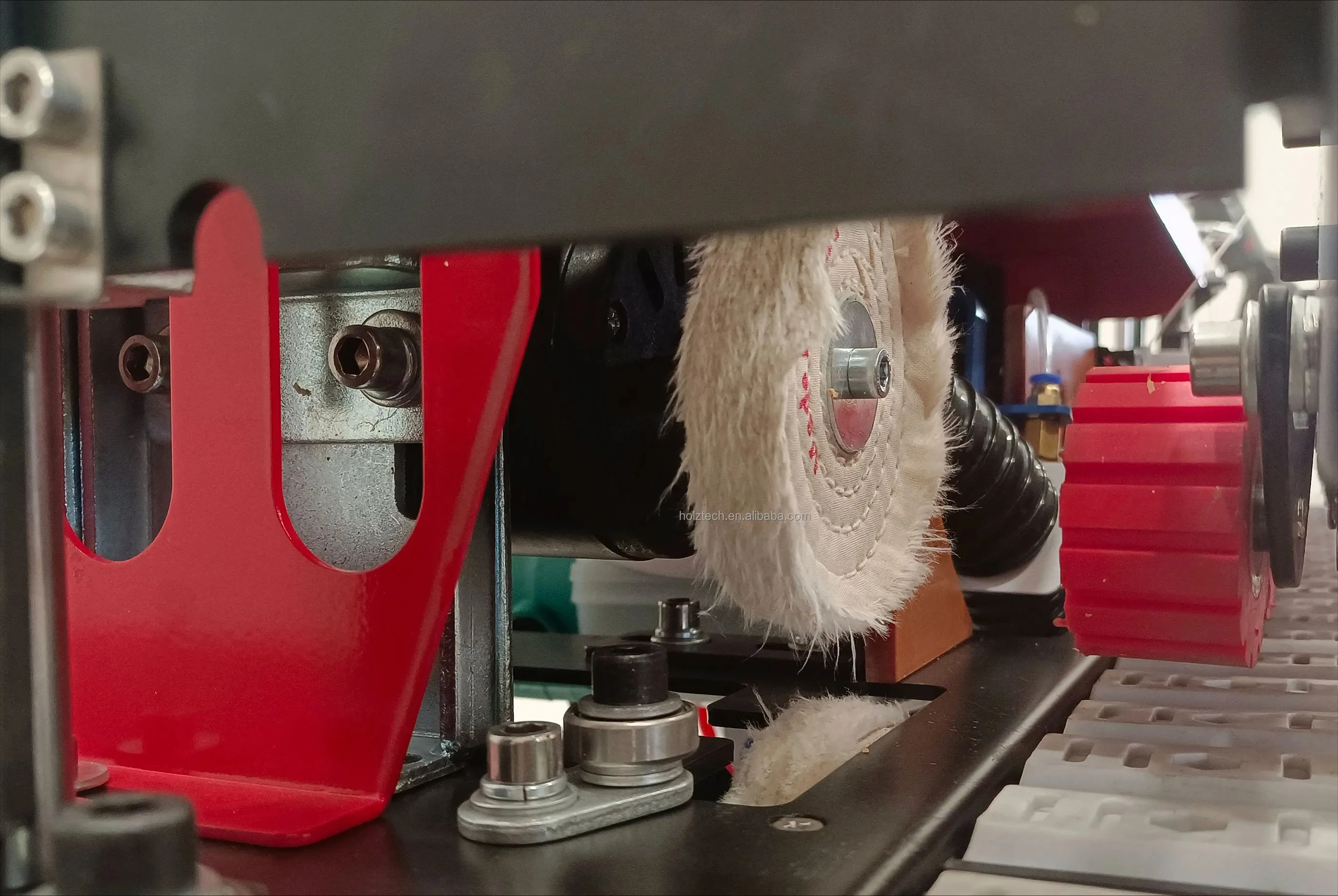 

Экономичный и практичный деревообрабатывающий кромкооблицовочный станок из ПВХ с полностью автоматической функцией кромкооблицовки