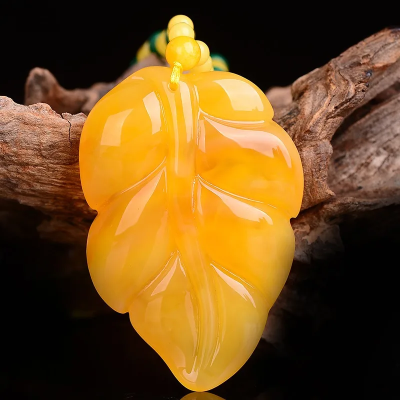 Chicken Oil Yellow Amber Honey Wax Pendant Leaf Men's and Women's Sweater Chain Pendants