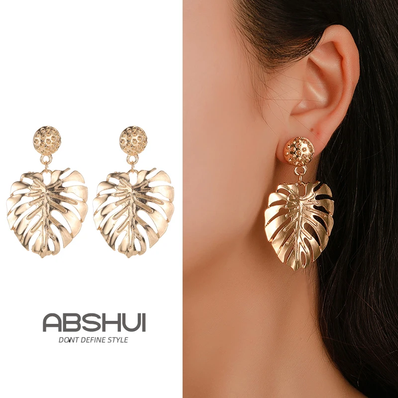 Exaggerated Personality Styling Fashion Hollowed Out Leaves Gold Studs for Women Ethnic Classic Style Ear Accessories Party