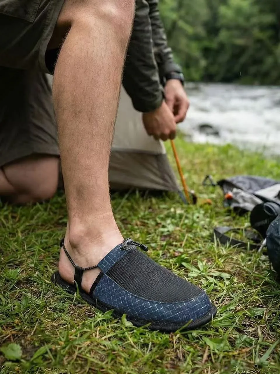 Portable Lightweight Foldable Camping Slippers Hotel Travel Sandals Breathable round Toe Unisex Drawstring Closure Beach Shoes