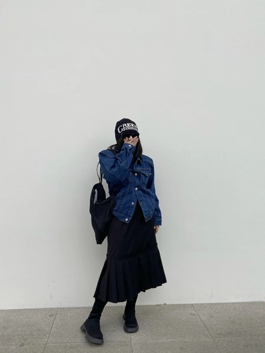 

Джинсовая куртка оверсайз в винтажном стиле с наплечниками, свободного кроя, осенне-зимняя, новая, для повседневной носки, с дизайнерским декором, из полиэфирного волокна