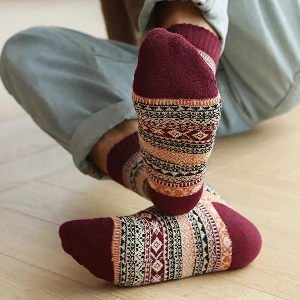 All-day Comfort Socks Men's Winter Thermal Insulation Ethnic Style Socks Anti-slip Knitted Sport Socks For Home Daily Wear Retro