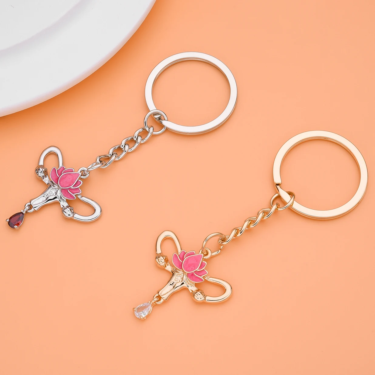 Uterus Lotus Keychain Medicine Gynecology Jewelry Inlaid Crystal Women Ovary Key Ring for Doctor Medico Gynecologist Nurse