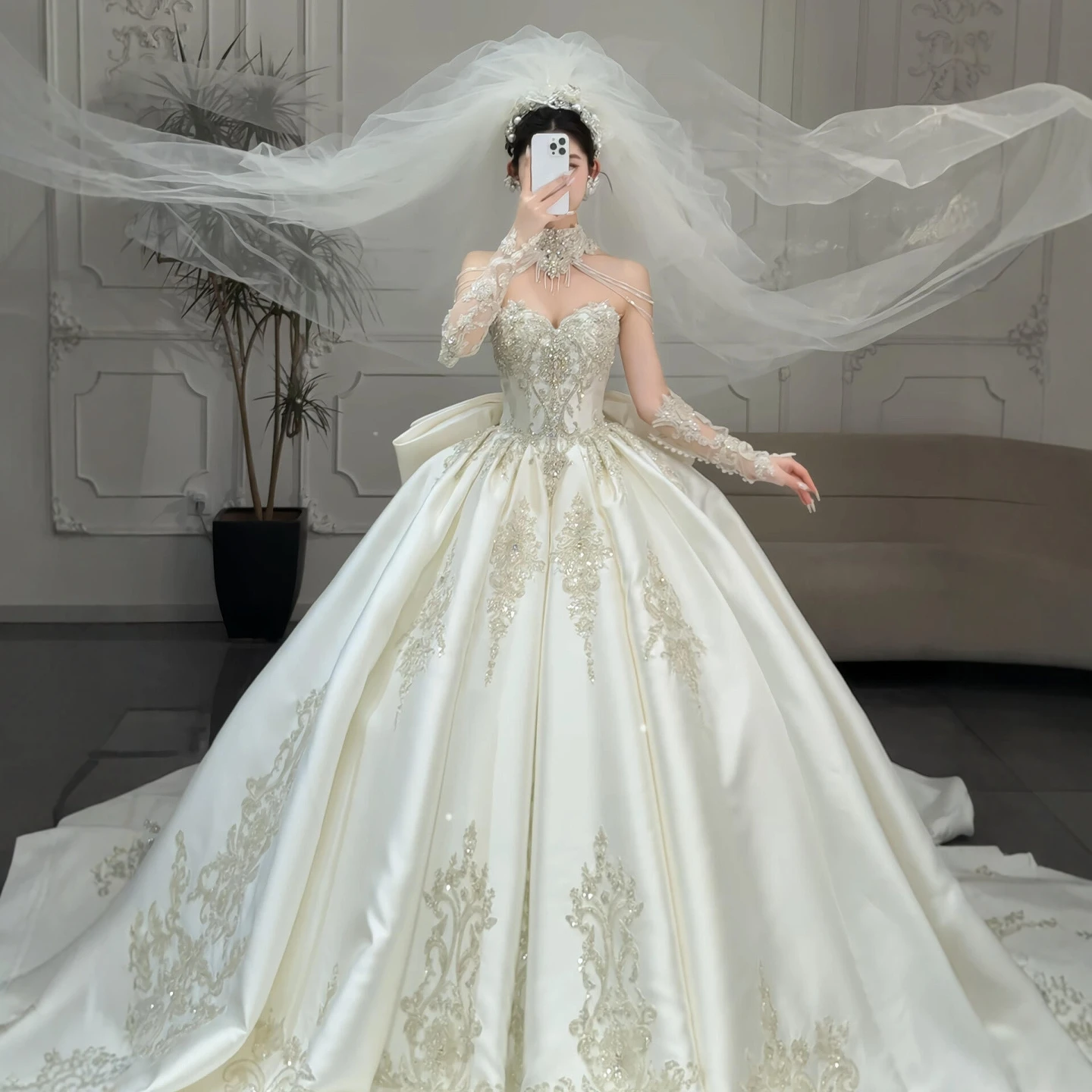 فساتين زفاف بدون حمالات، فستان زفاف فاخر من الساتان لحفلات الزفاف، فستان زفاف لامع مخصص #1