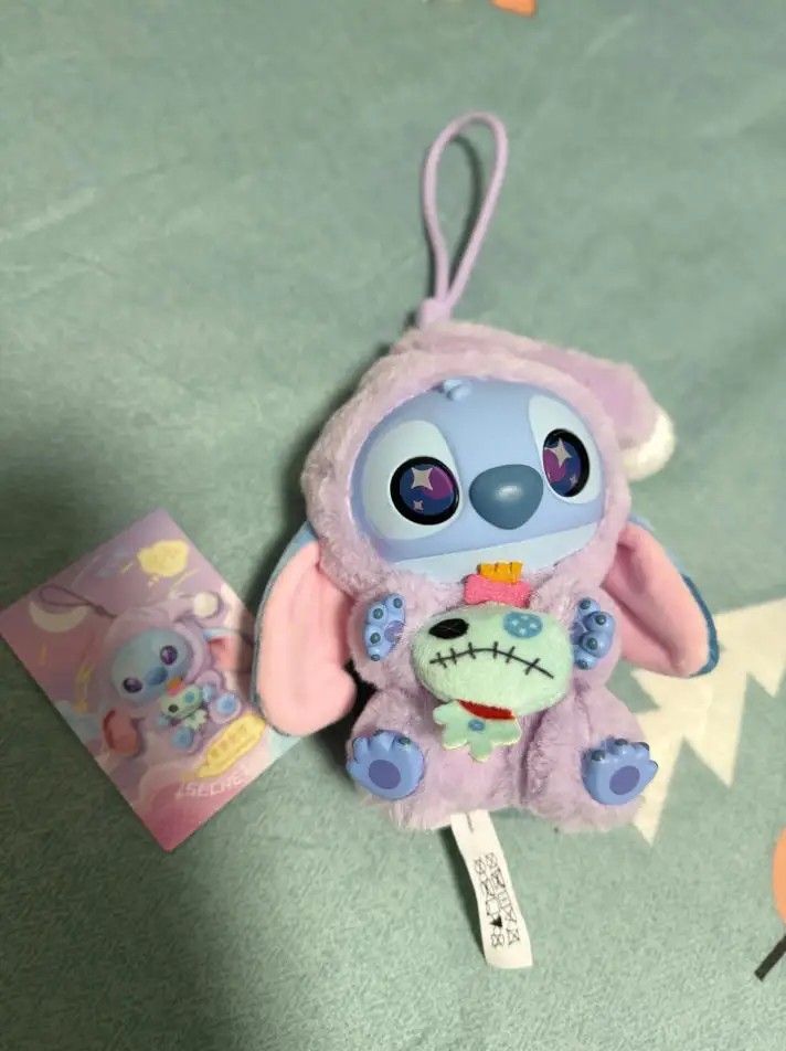 ตุ๊กตาสติทช์กินอาหารขณะนอนหลับ ทำจากวัสดุเนื้อนุ่ม เหมาะสำหรับตกแต่งโต๊ะทำงานและตั้งโชว์สะสม