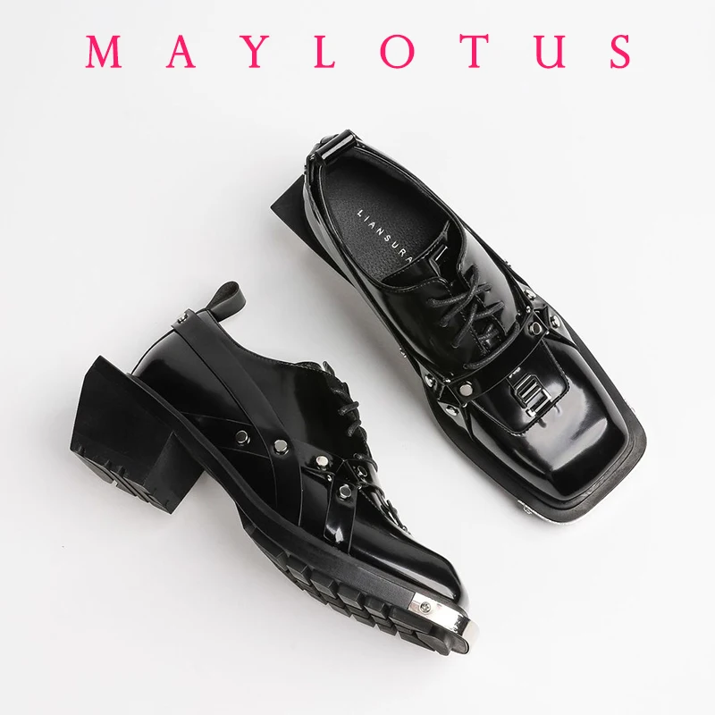 Retro British Style Thick Sole Patent Leather Shoes Women Black Square Head All-Match Niche Design Lace Up Metal Decor Shoes