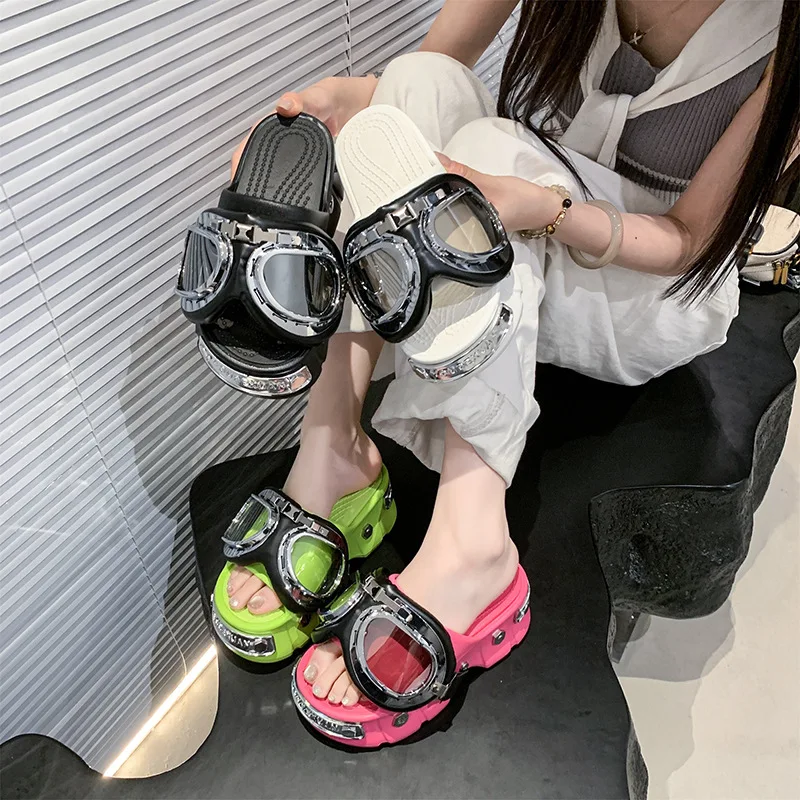 فاسق نمط 2025 منصة الشرائح النساء رصع النعال لينة الراحة وحيد عدم الانزلاق في الهواء الطلق داخلي منفعل رفع الصنادل