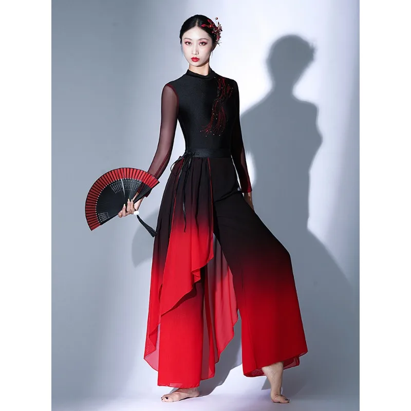 象王の舞衣、九江通の古典舞踊衣装、牛流の舞衣、赤と黒