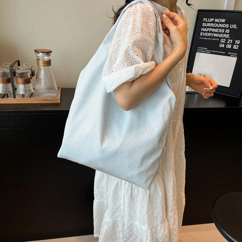 

Elegant Women Leather Luxury Fashion Designer Shoulder Tote Bag Crossbody Handbag For Contemporary Daily Outfits