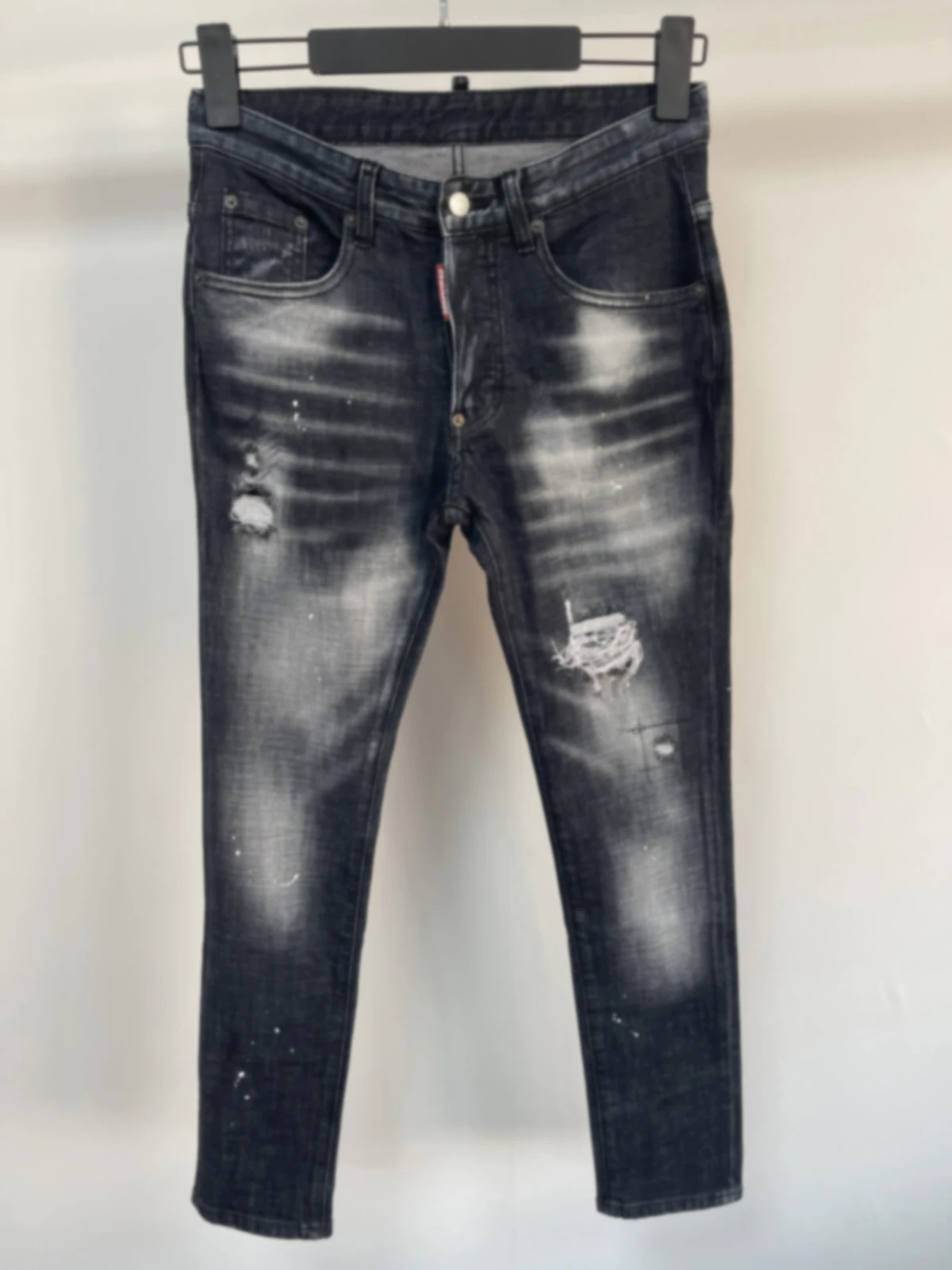 

Autumn 2024 New D2 Jeans Trendy Men's Washed Grinding Hole Patch Paint Decorative Zipper Feet Black