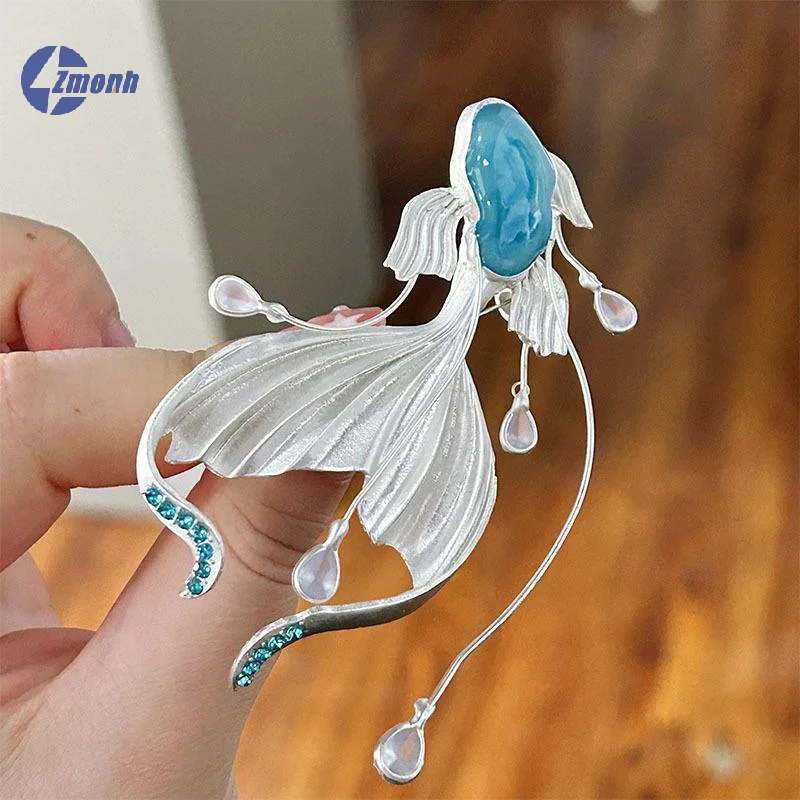 New！1Pcs Jellyfish Brooch For Women With A High-end Feel Light Luxury Niche Pressed Collar Clothing Anti Glare Waist Button