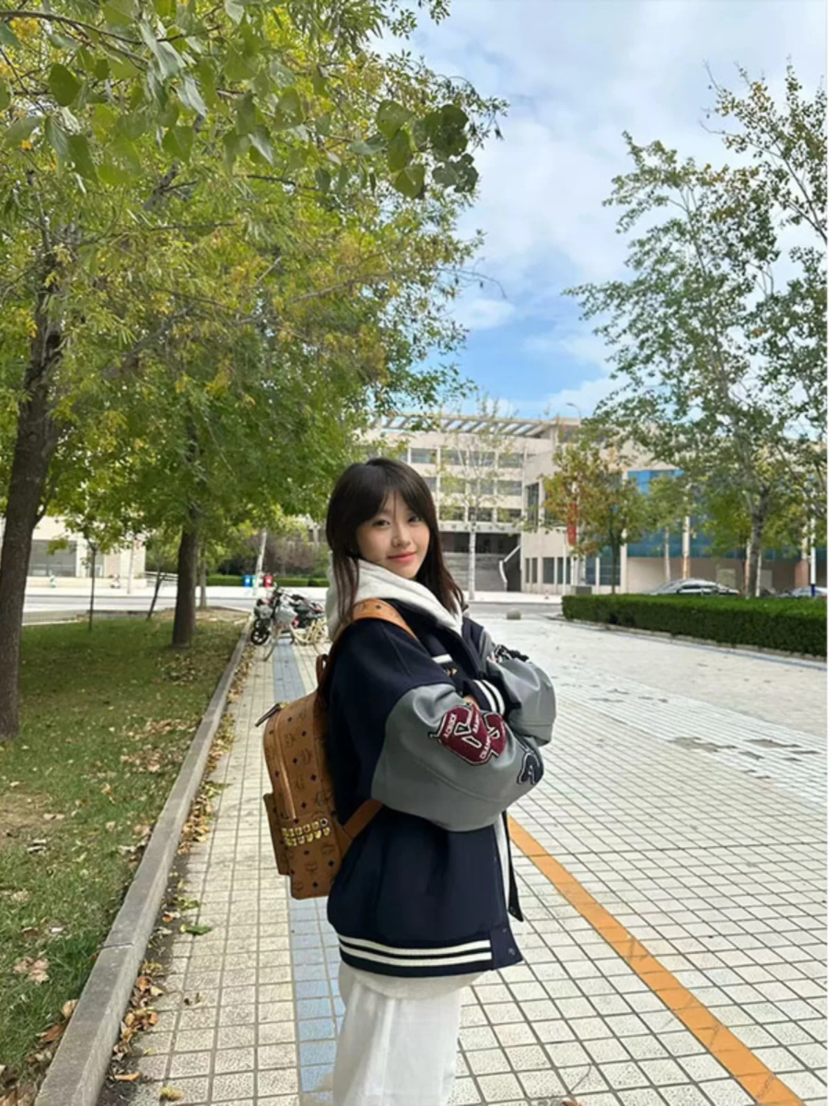 

Женские бейсбольные куртки оверсайз, весенние, с длинными рукавами, в стиле ретро, однотонные, с вырезами, с яркими элементами, с пряжками, в стиле K-pop, с подолом, в стиле хиппи