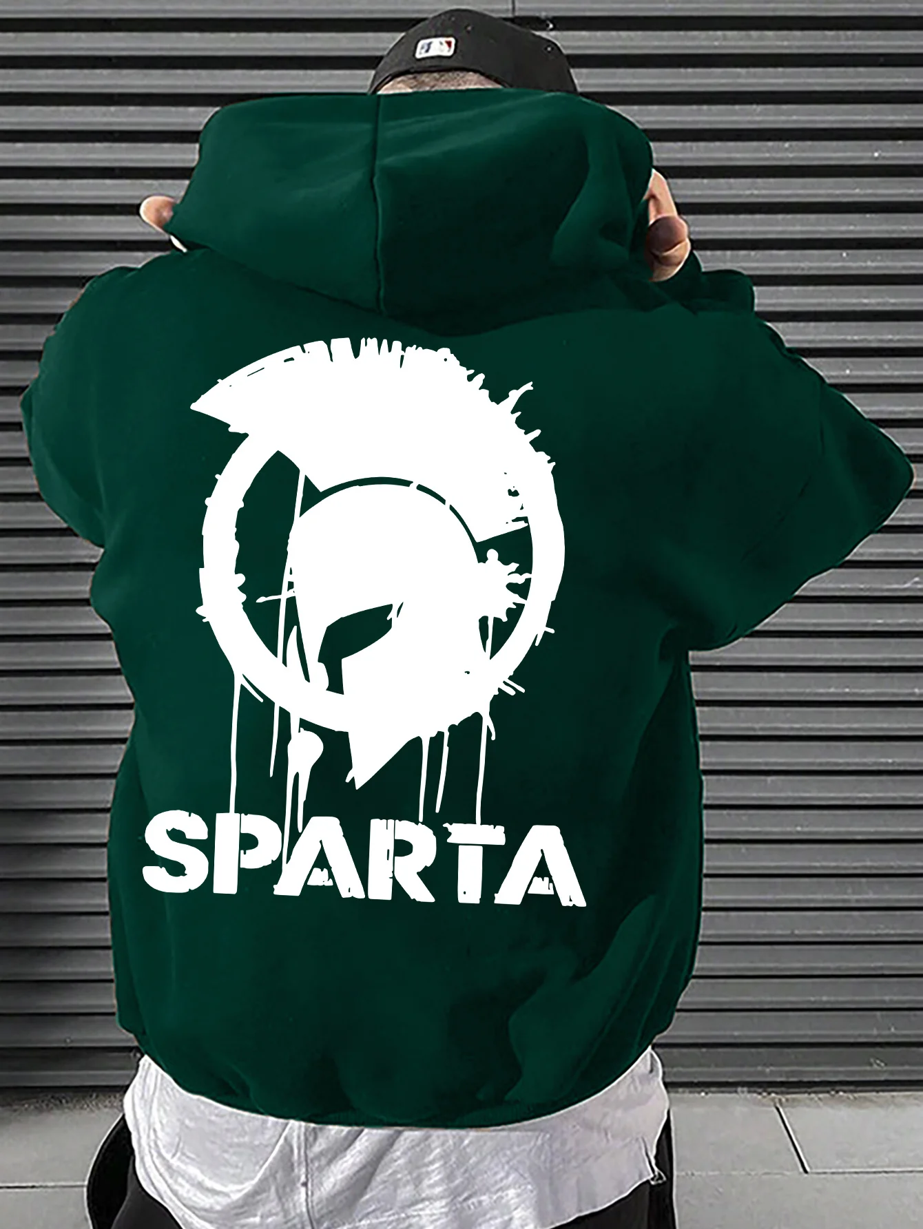 Street Hip-Hop Men's Loose Hoodie with Spartan Helmet Graffiti Theme Creative Print - Cool and Stylish American Style Hoodie