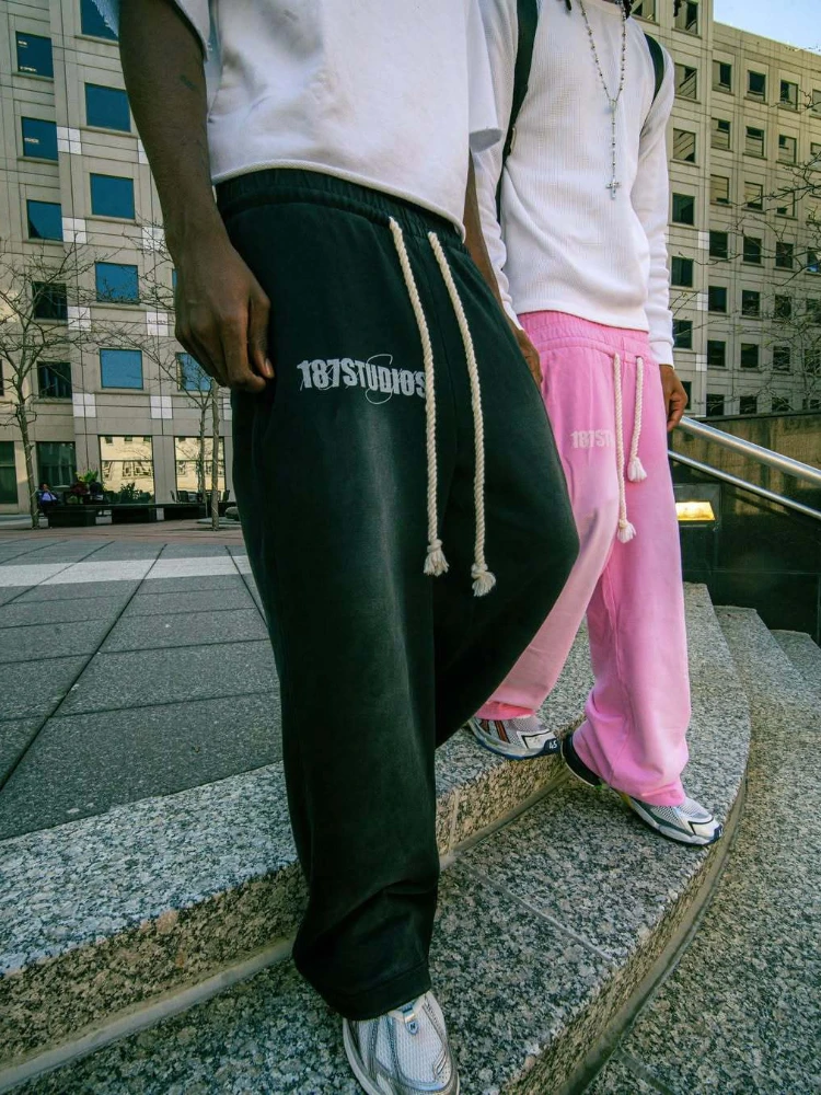 Y2K Men Distressed Wash Wide‑Leg Sweatpants Side Vertical Letter Print Elastic Waist Baggy Casual Hip Hop Streetwear Pants