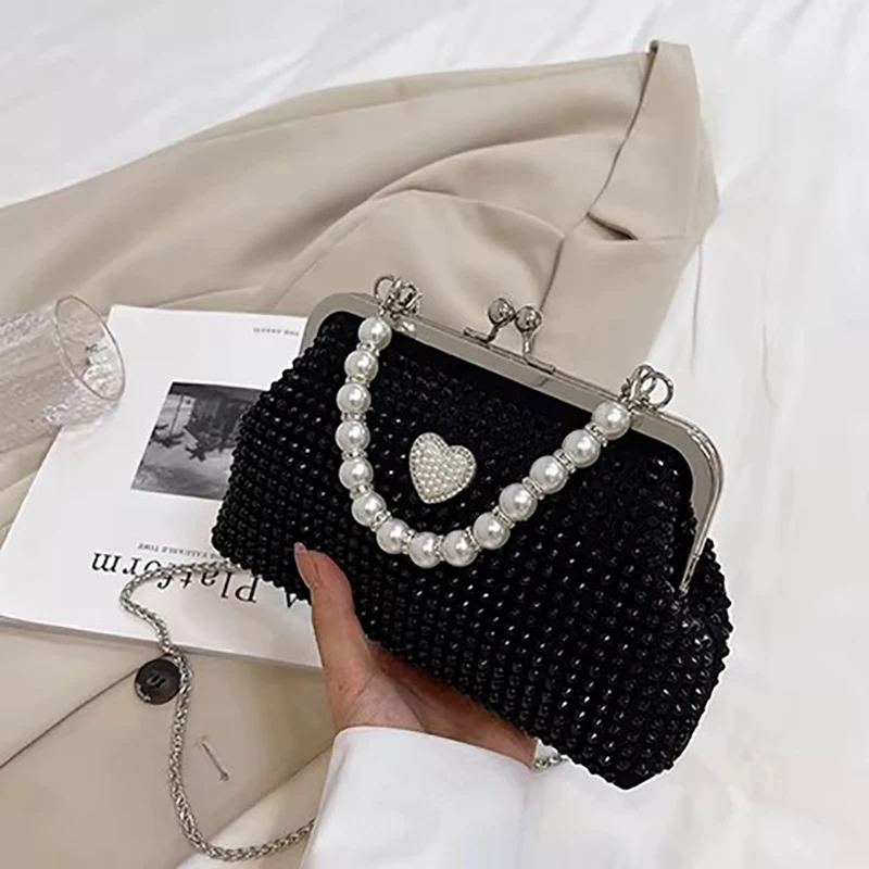 

Luxury Clutch Bag with Pearl Heart Decor 2026 Shiny Rhinestone Evening Crossbody Bag Metal Lock Chain Silver Purse for Women