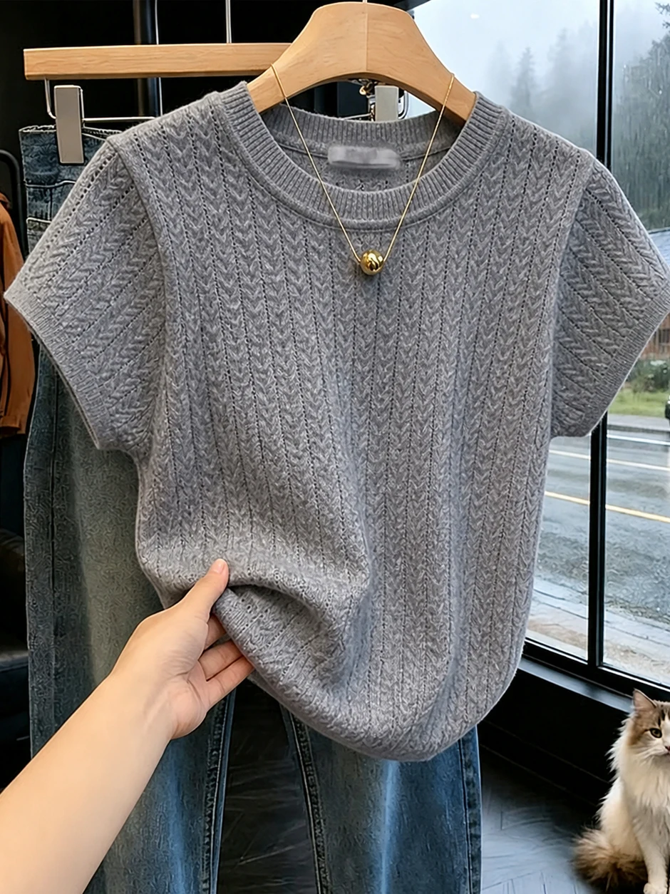 

Laid-back Style round Neck Knitted Sweater Summer 2026 Casual Loose Fit Short Sleeve Slimming Design Korean Version Inner Wear