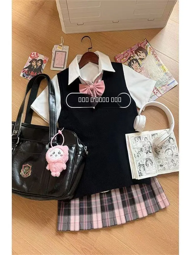 

Оригинальный комплект Sweet School orm V-Ne Vest irt Layering Sle Korean Faion Женский ort Sve Collar из четырех предметов...