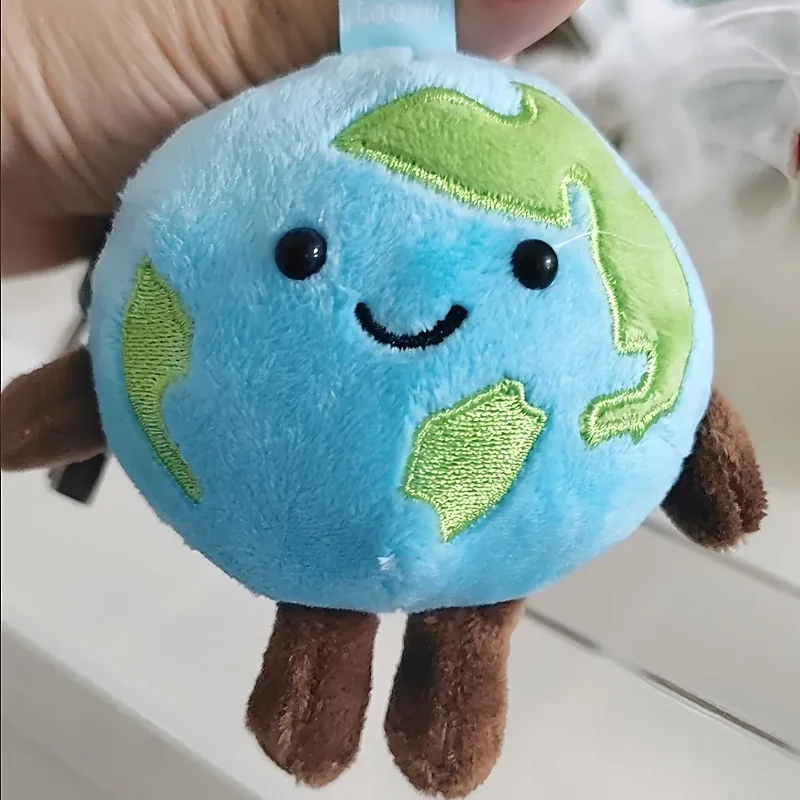 Decorazione pendente per borsa per bambola di peluche piccola terra 10 cm Portachiavi giocattolo di peluche carino Ciondolo per auto Regalo a sorpresa per le vacanze Raccogliere ornamento