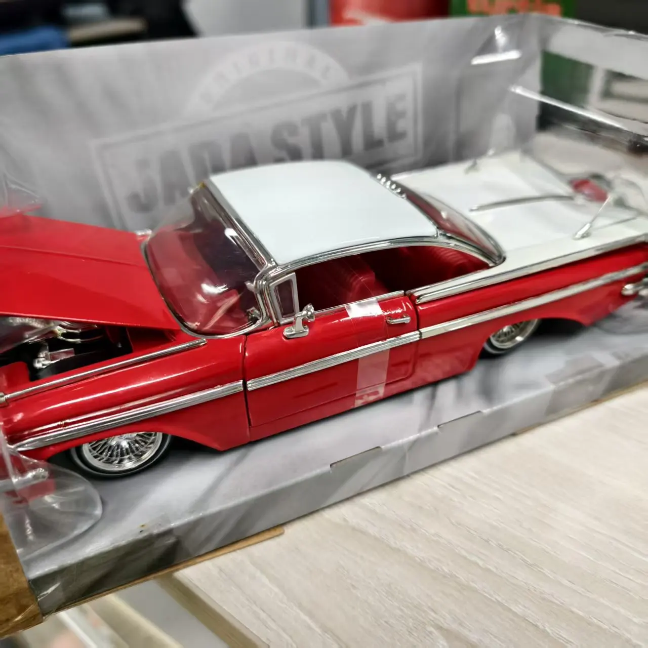 Static Die Casting 1:24 Scale Simulation Chevy Impala Alloy Coupe Collection Memorial Car Model